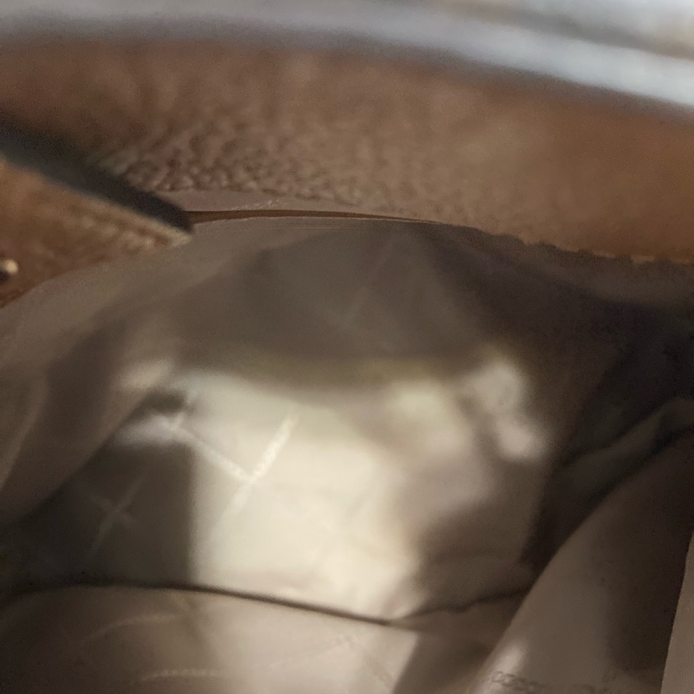 Micheal Kors Purse - Picture 11 of 16